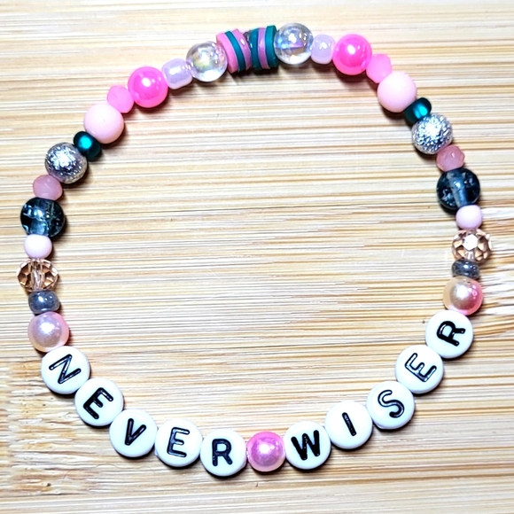 Anti Hero- Taylor Swift Friendship Bracelet - Picture 2 of 4